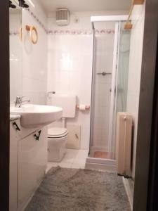 Ванная комната в Appartamento Piancavallo