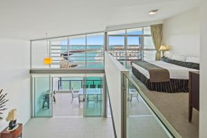Gallery image of Peninsula Airlie Beach in Airlie Beach