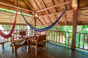 Ein Balkon oder eine Terrasse in der Unterkunft Castaway Resort Koh Lipe