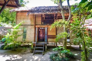Ein Garten an der Unterkunft Castaway Resort Koh Lipe