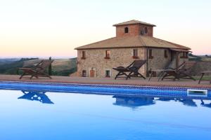 Bazén v ubytování Agriturismo Ragoncino nebo v jeho okolí