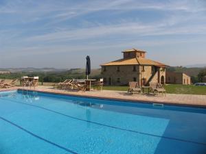 Bazén v ubytování Agriturismo Ragoncino nebo v jeho okolí