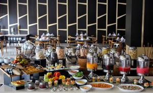 Makanan di atau di tempat lain dekat hotel