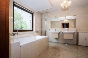 Ένα μπάνιο στο APARTAMENTY HIEROWSKIEGO 60G +21 φωτογραφίες