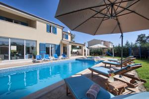 Swimmingpoolen hos eller tæt på Villa 1520