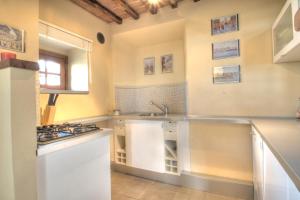 Kuchyň nebo kuchyňský kout v ubytování Agriturismo Il Poderaccio