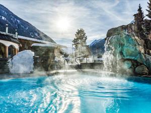Bassein majutusasutuses Relais&Châteaux Spa-Hotel Jagdhof või selle lähedal
