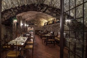 Restoran ili neka druga zalogajnica u objektu Castello di Spaltenna Exclusive Resort & Spa