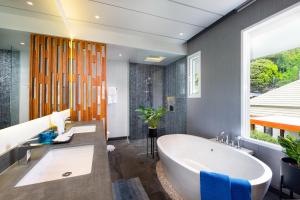 Koupelna v ubytování Karon Beach Pool Villa - Sha Extra Plus