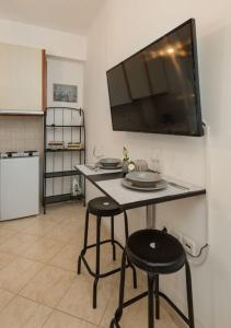 Kjøkken eller kjøkkenkrok på Central Studio! Fiber WiFi, AC, Private, Self Check-in!