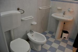 A bathroom at Ostello Salento
