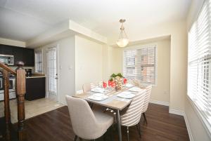 Imagen de la galería de Townhome Collection By Royal Stays - Milton ON, en Milton