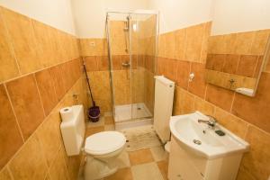 A bathroom at Riverside City