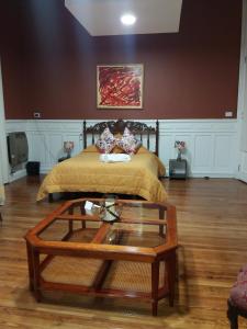 Cama ou camas em um quarto em Kalahat
