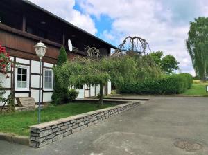 Photo de la galerie de l'établissement Ferienwohnung am Reinhardswald - Eichenlaub - mit Sauna, à Trendelburg