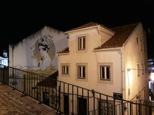 Foto dalla galleria di Miradouro de Santa Luzia a Lisbona