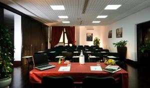 Møde- og/eller konferencelokalet på Excel Hotel Roma Ciampino