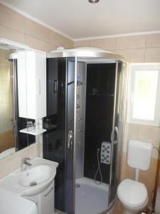 Ein Badezimmer in der Unterkunft Apartments Marija