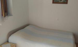 Studio Apartment in Nin with Balcony, Air Conditioning, Wi-Fi (3718-2) 객실 침대