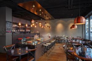 雷克雅未克阿尔达酒店餐厅或其他用餐的地方