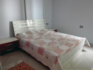 Postel nebo postele na pokoji v ubytování Luxury Apartment Krisi