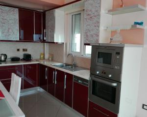 Kuchyň nebo kuchyňský kout v ubytování Luxury Apartment Krisi