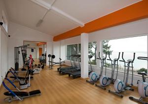 Fitness centrum a/nebo fitness zařízení v ubytování INATEL Foz Do Arelho