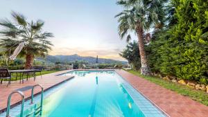 Bazén v ubytovaní Meliades Villas alebo v jeho blízkosti