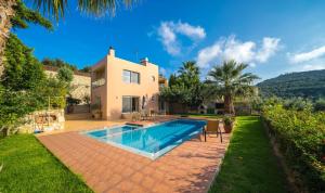 Bazén v ubytovaní Meliades Villas alebo v jeho blízkosti