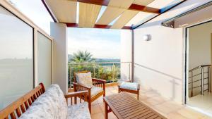 Balkón alebo terasa v ubytovaní Meliades Villas