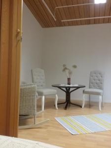Posezení v ubytování RBA RentHouse Apartment 2 + 2 fotografie