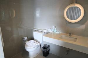 Koupelna v ubytování Pearl Hotel Phuket