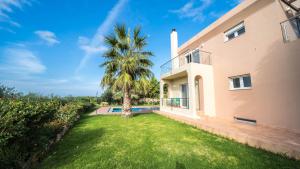 Vonkajšia záhrada v ubytovaní Meliades Villas