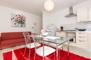 Kuchyň nebo kuchyňský kout v ubytování Apartments & rooms DDD2