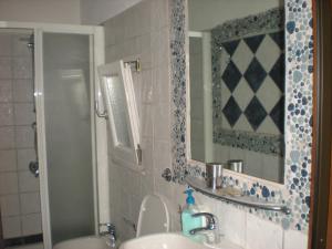 A bathroom at Villa Pina