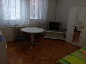 Η κουζίνα ή μικρή κουζίνα στο Hostel Corner 021