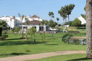 Vonkajšia záhrada v ubytovaní Apartamento en Urbanizacion Hacienda Golf Islantilla