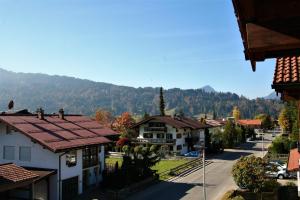 Ein allgemeiner Bergblick oder ein Berglick von der Ferienwohnung aus