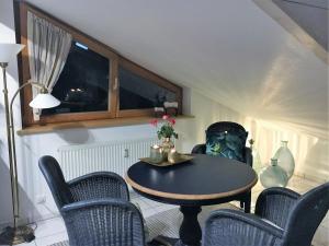 Ein Sitzbereich in der Unterkunft Alpenflair Ferienwohnungen Whg 223