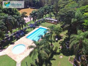an aerial view of a resort with a swimming pool at Camping Valle das Aguas in Socorro