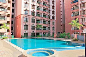 Marina Court Kota Kinabalu-The Best Vacation Apartment tesisinde veya buraya yakın yüzme havuzu