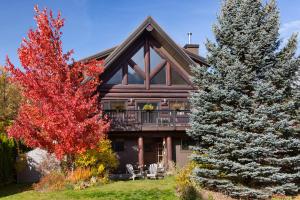 Gallery image of Whistler Log Cabin Suite in Whistler