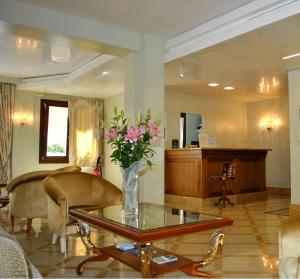 Posezení v ubytování Hotel Carlton Capri