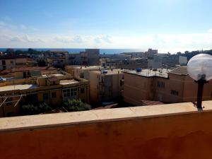 Vista generica su Locri o vista sulla città dall'interno della casa vacanze