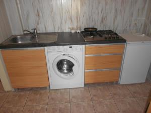 Η κουζίνα ή μικρή κουζίνα στο Hostel "Na Bocianowie"
