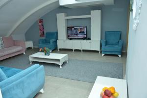 A seating area at Nar Palace