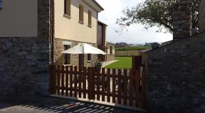 Afbeelding uit fotogalerij van Apartamentos Rurales Casanova in Tapia de Casariego +13 foto's