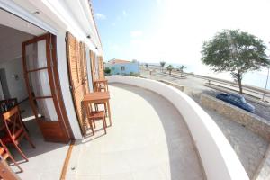 Rõdu või terrass majutusasutuses Hotel Casa Evora - luxury and beach front