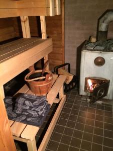 Afbeelding uit fotogalerij van House with private beach in Rautalampi