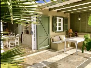 Balkon lub taras w obiekcie Exclusiva Villa con Piscina Privada, Villa Juandana